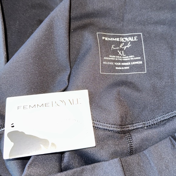 FEMME ROYALE the Royale Tropical Leggings in Midnight Black - Picture 8 of 8